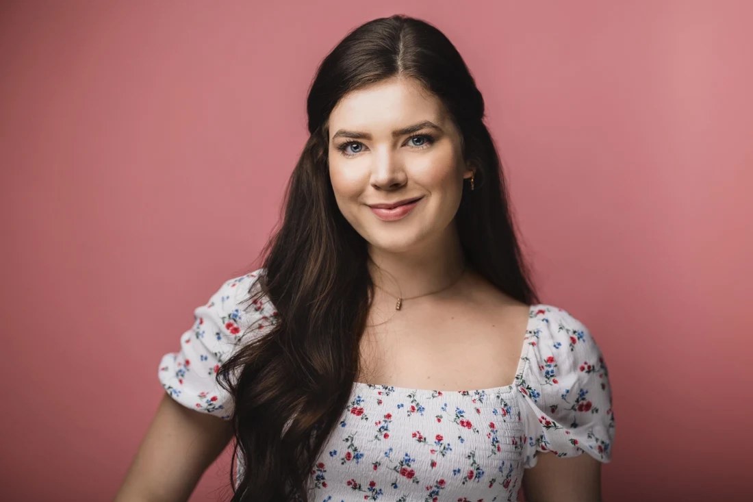 Julia Laurenne Chambers profile photograph